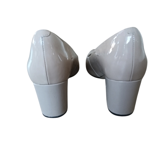 Clarks Beige Praline Patent Leather Classic Point Toe Block Heel Size 8 - Picture 6 of 12